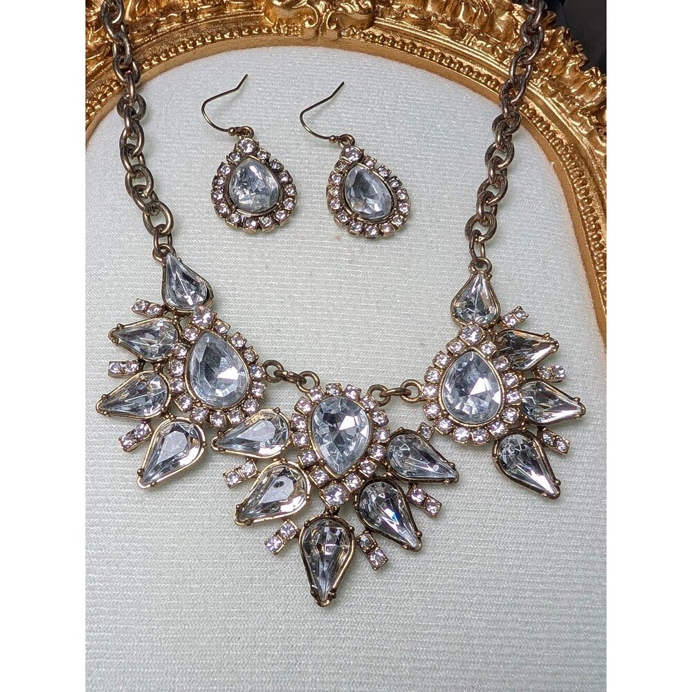 Glam Crystal Statement Necklace Set Gold Tone Bib Necklace Earrings Bridalcore - Picture 6 of 9